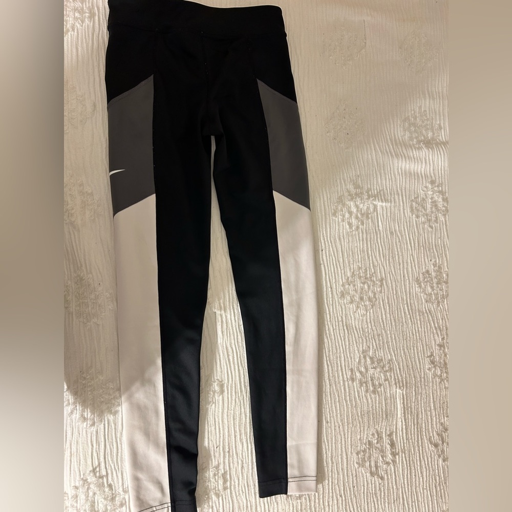 Girls nike leggings